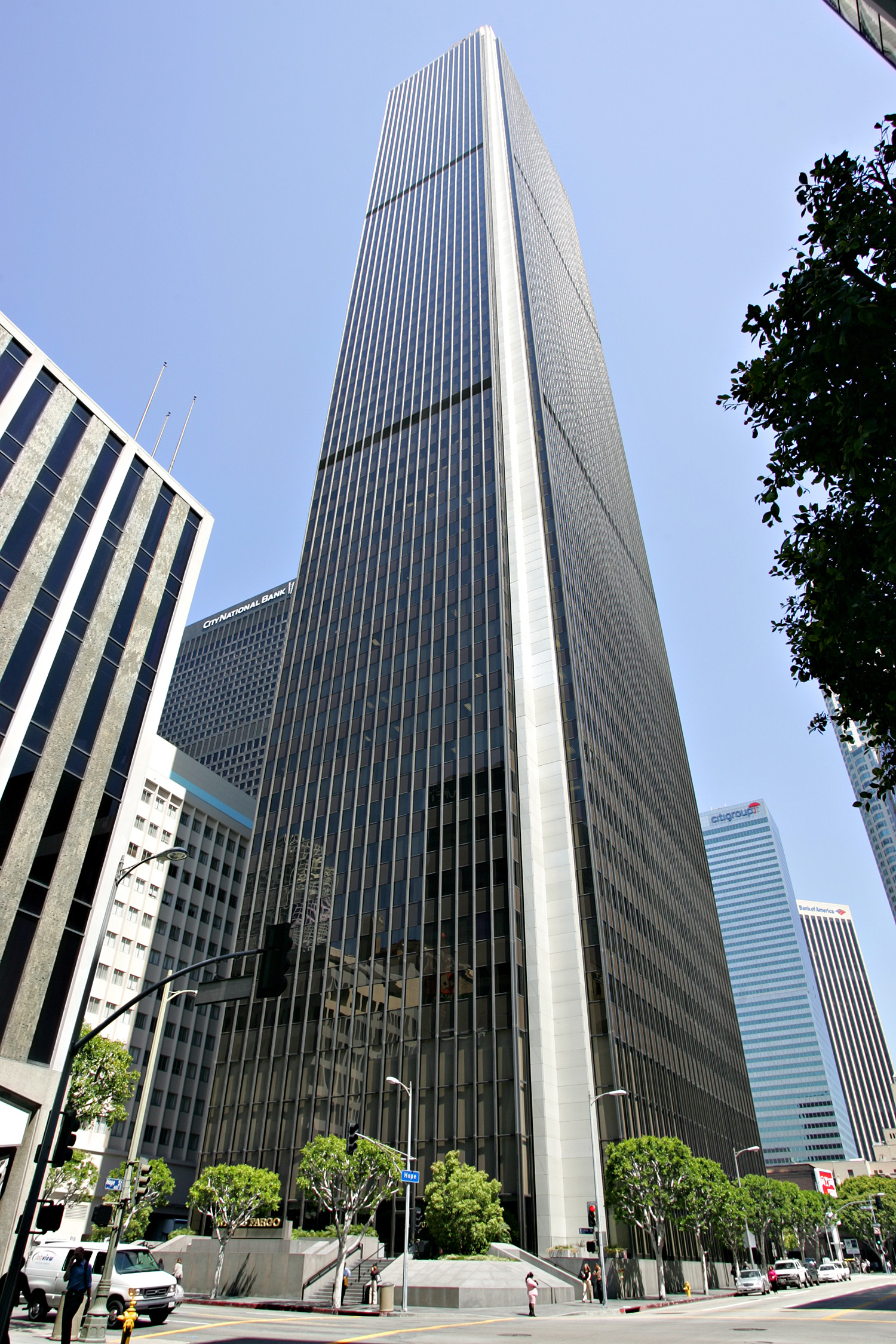 Aon Center, Los Angeles - View from South Hope Street. © Mathias Beinling